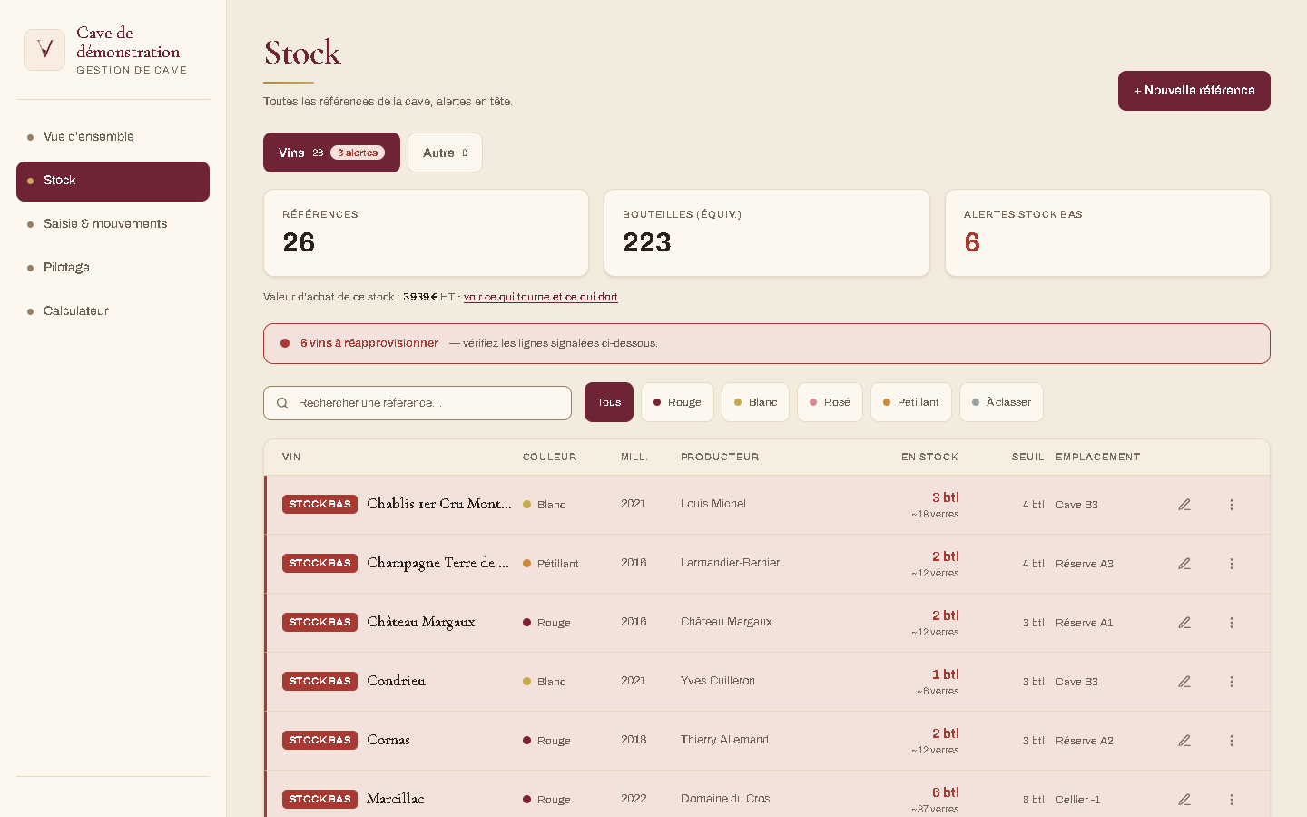 Écran Stock de Vinum : liste des références de la cave avec quantités, emplacements et valeur immobilisée.